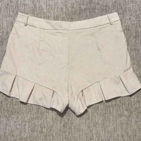Women's 3X ruffle corduroy shorts lightweight cream color Sucrefas - Picture 4 of 5